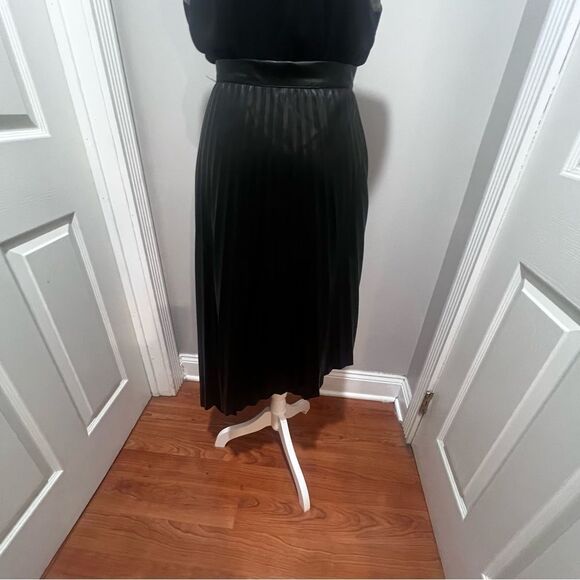 Bishop + Young Presley Vegan pleated Leather Skirt women's size small in black - Picture 15 of 15